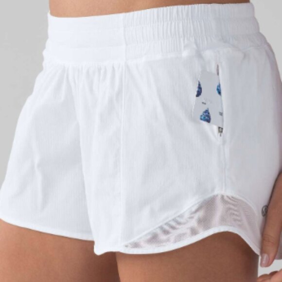 lululemon athletica Pants - (6252) LULULEMON Hotty Hot Short II (Long 4") White/Barely Beige in Sz 6 *Loved